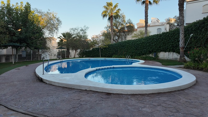 Costa Hispania piscina
